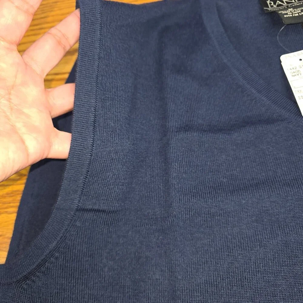 NWT JoS A Bank Traveler Collection V-Neck Sweater Vest - Picture 4 of 5